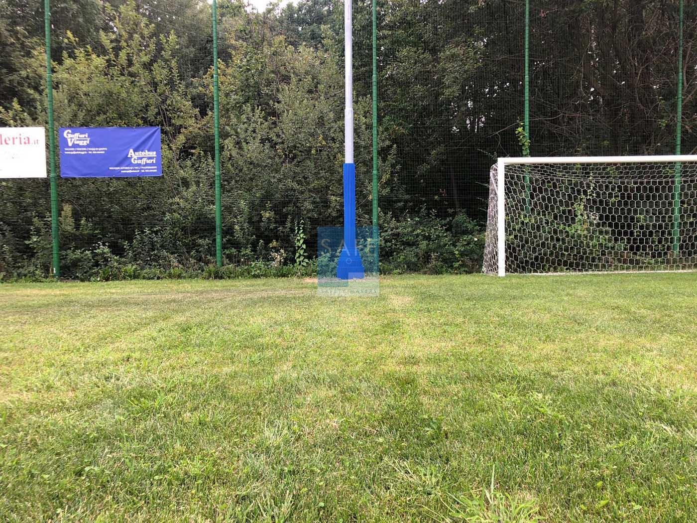 Rivestimento in gomma morbida antitrauma pilastro faro campo