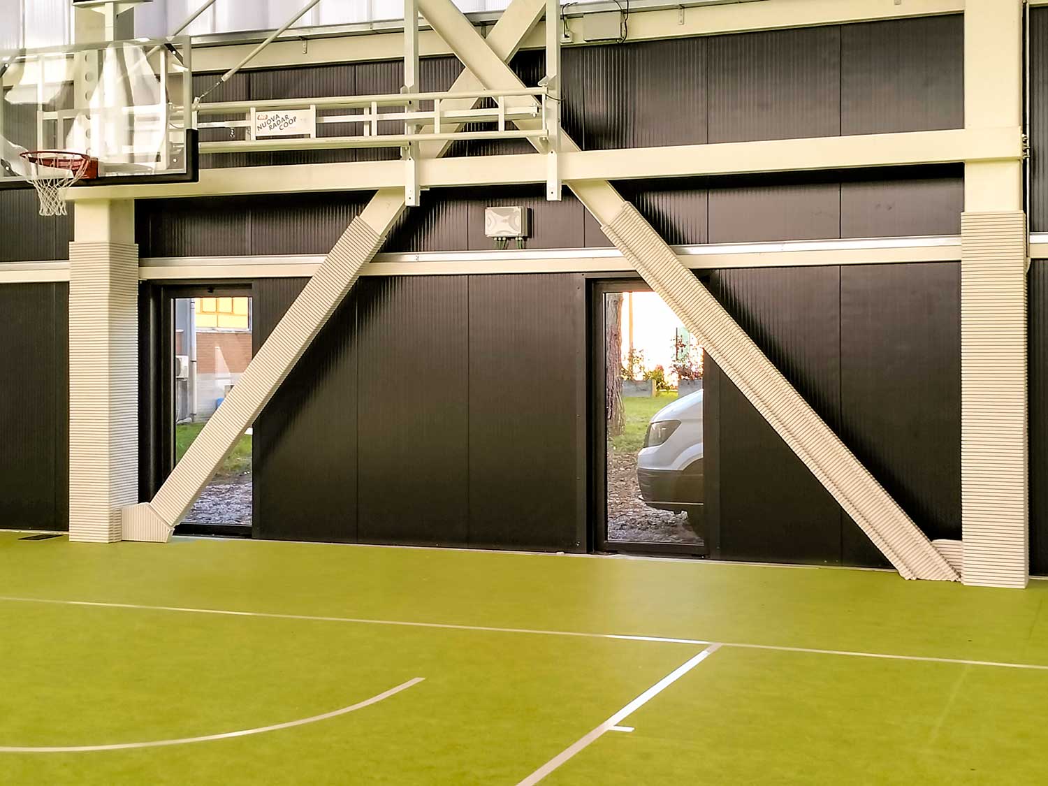 rivestimento putrelle in gomma antitrauma palazzetto sport e palestre